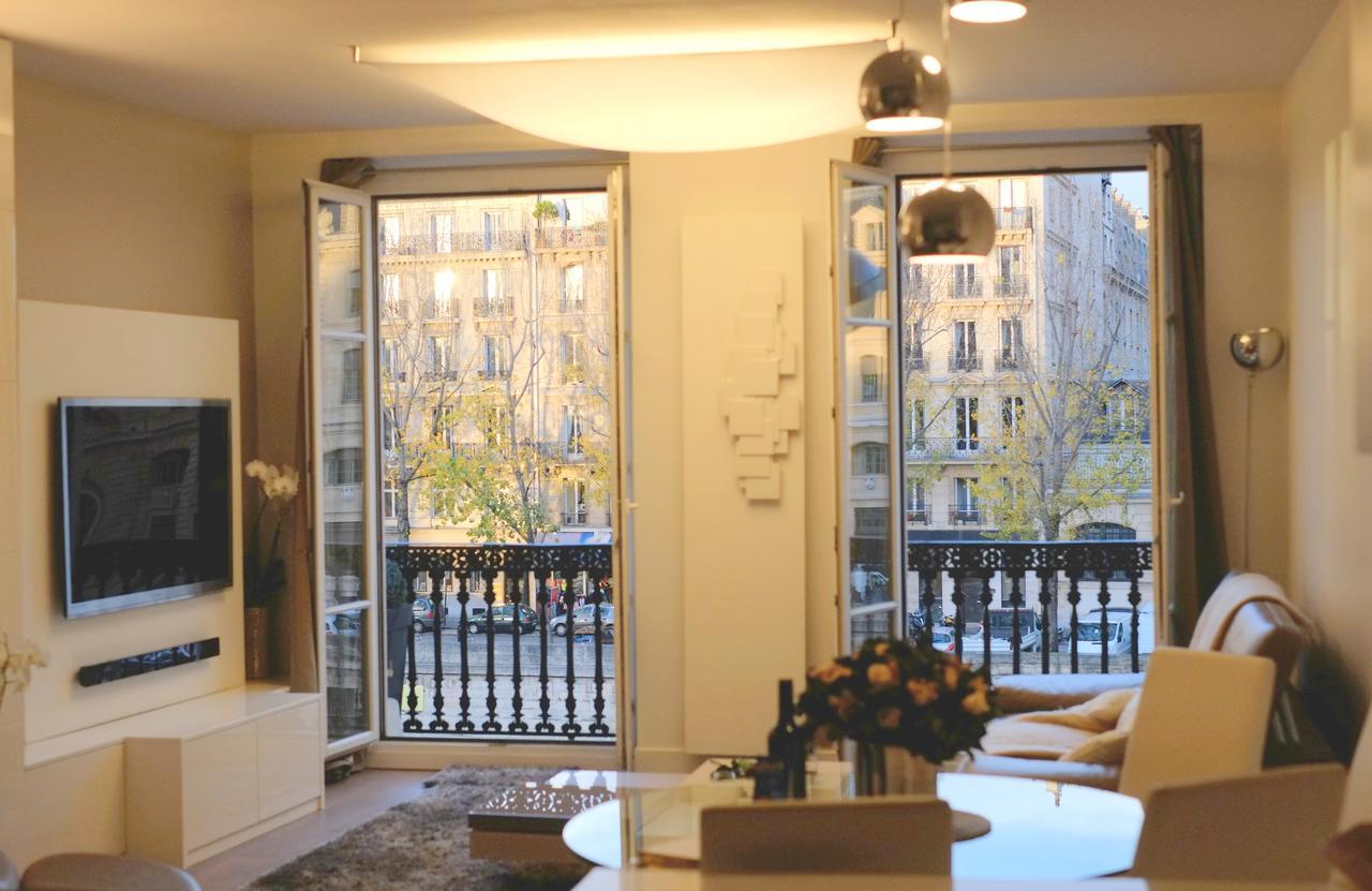 Two Bedroom Luxury Apartment - Balcony With View Of Notre Dame Paris Exterior photo