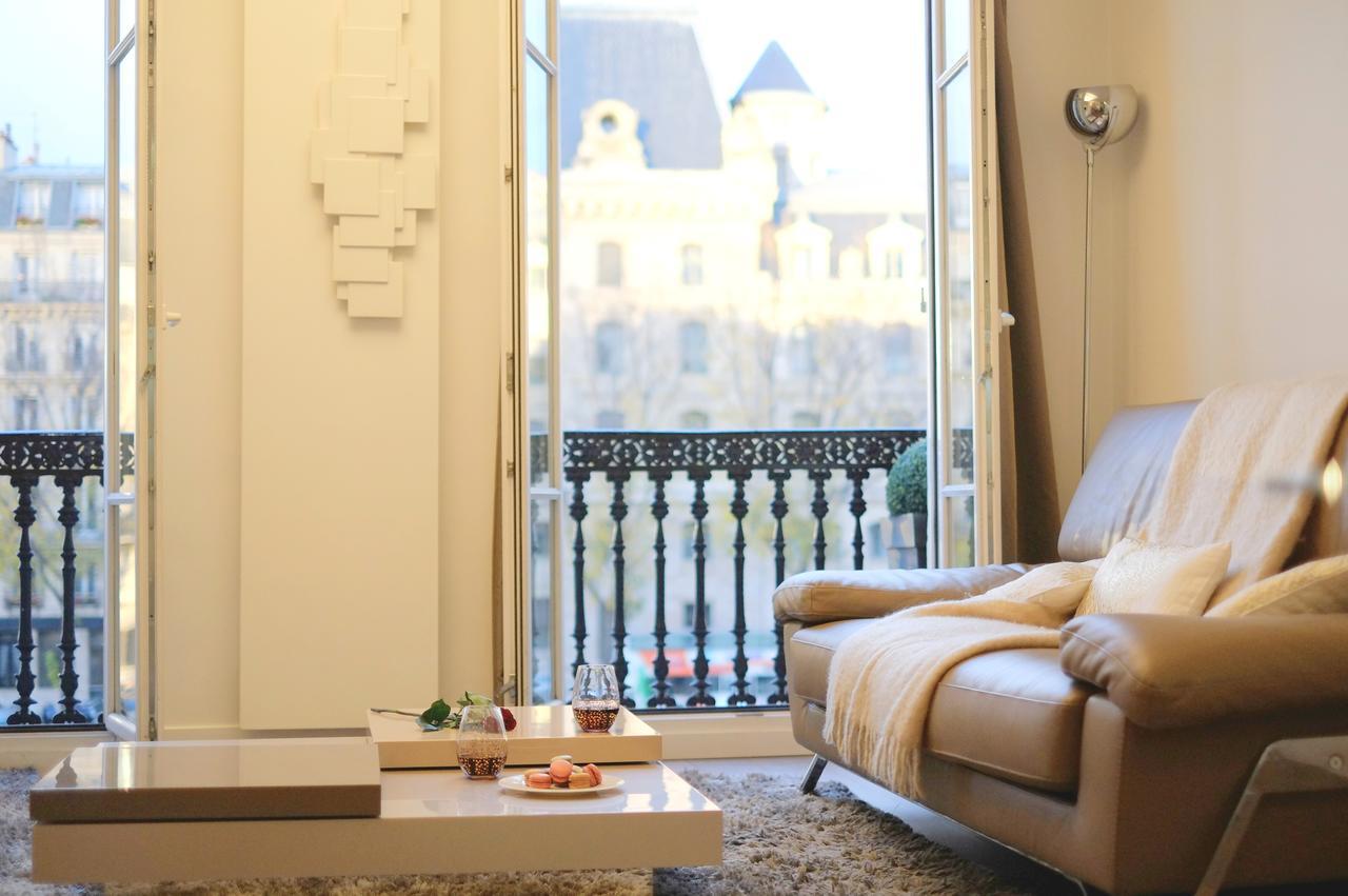 Two Bedroom Luxury Apartment - Balcony With View Of Notre Dame Paris Exterior photo