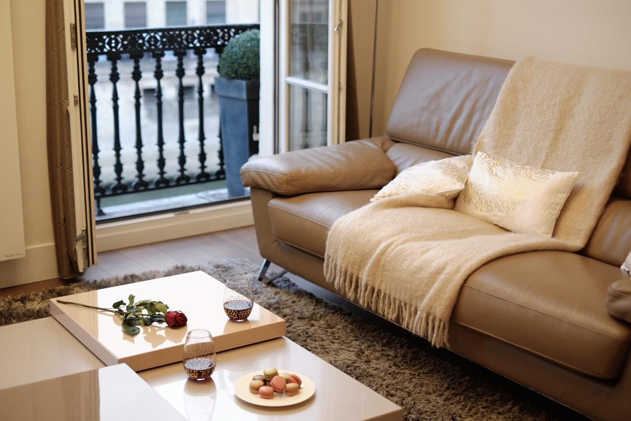 Two Bedroom Luxury Apartment - Balcony With View Of Notre Dame Paris Exterior photo