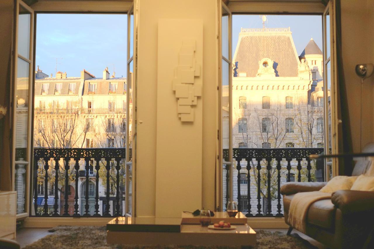 Two Bedroom Luxury Apartment - Balcony With View Of Notre Dame Paris Exterior photo